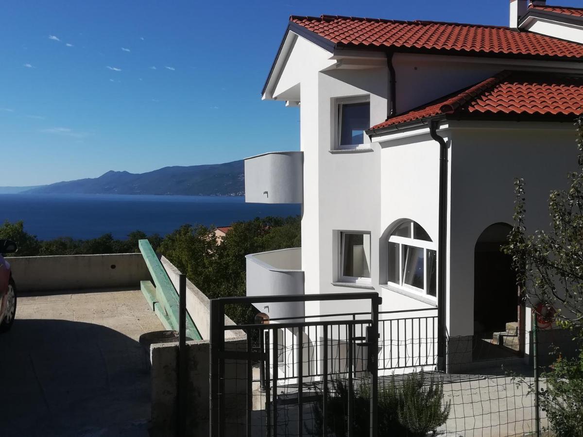 Apartment The View Costabella Rijeka Bagian luar foto